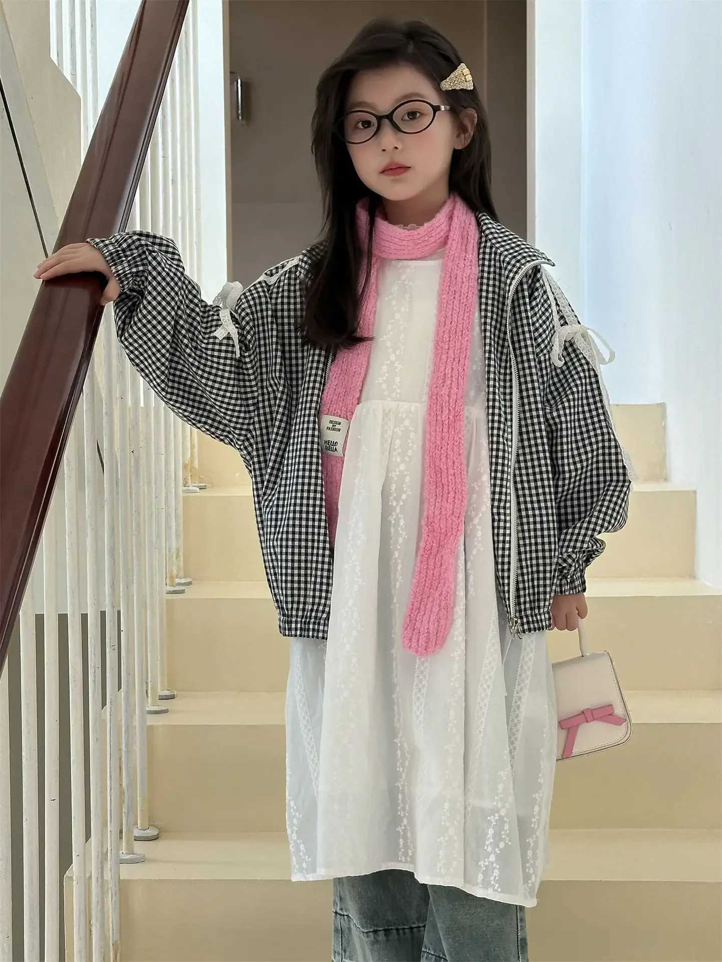 Korean childrens clothing girl plaid jacket autumn new childrens lace bow top M241018