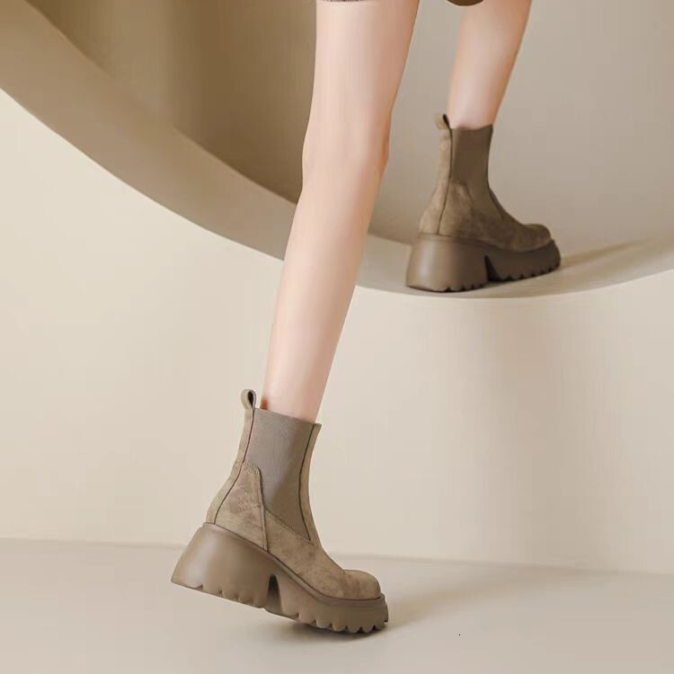 Thick soled Martin boots, women's Chelsea boots, height increasing round toe short tube elastic slim boots, small short boots, spring and autumn 