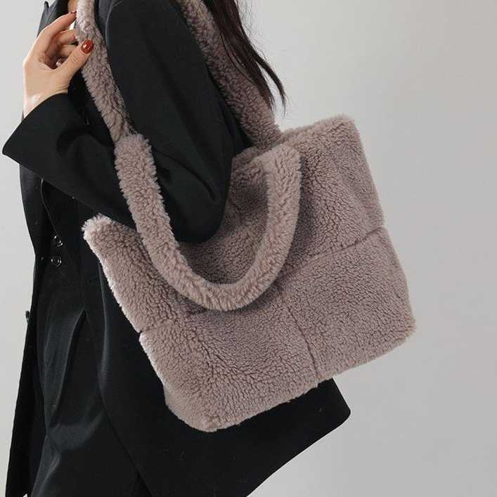 Plush Bag Autumn/Winter Checkered Particle Lamb Wool Shoulder Bag Korean Edition Large Capacity Tote Fur Bag 241015