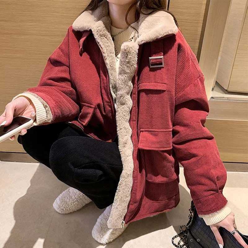Vintage Corduroy Jacket Women Streetwear Oversized Lamb Wool Coats Winter Ladies Korean Pockets Fleece Thicken Outwear Tops NewX241018