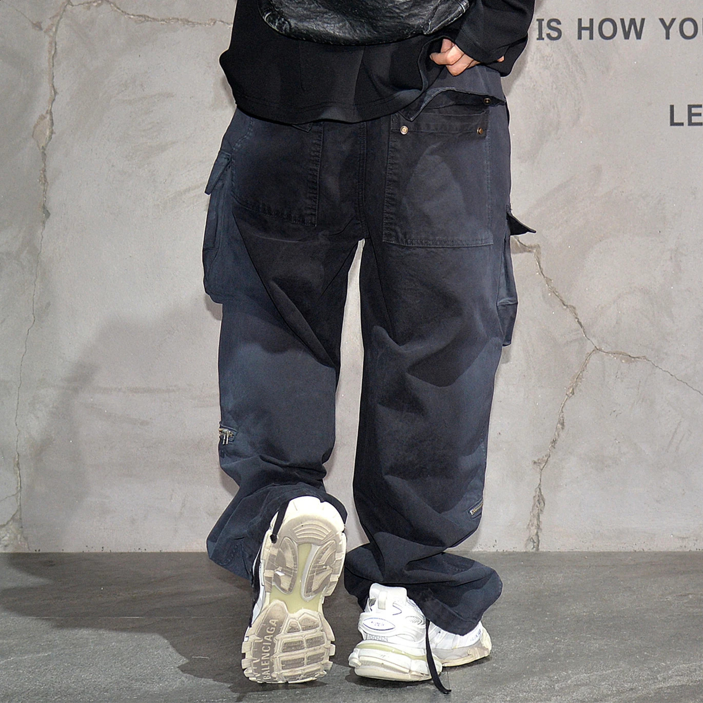 High Quality Multi-Pocket Cargo Pants Men Japanese Fashion Baagy Pants High Street Skateboard Stacked Pants Harajuku Trousers 241010