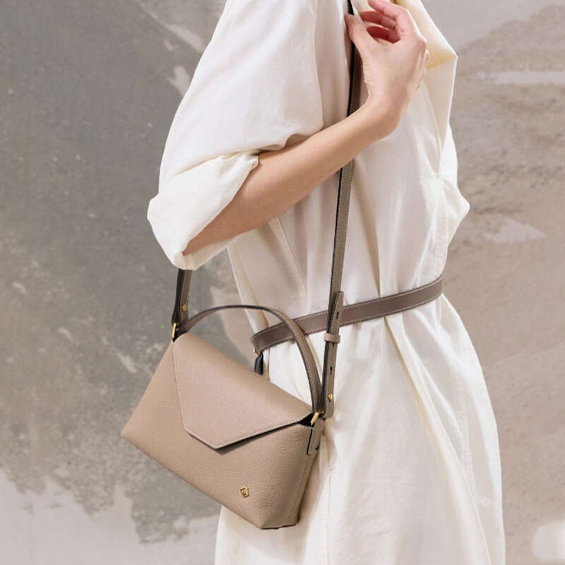 2024 Designer New Styles Messenger Genuine Leather Shoulder Women's Envelope Bag Fashion Small Size Women Handbag