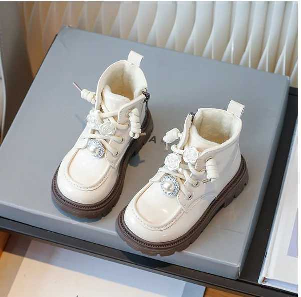 Boots Girls fashion boots 2024 beige floral flat bottom girls baby cotton shoes autumn black anti slip short childrens baby boots H241018