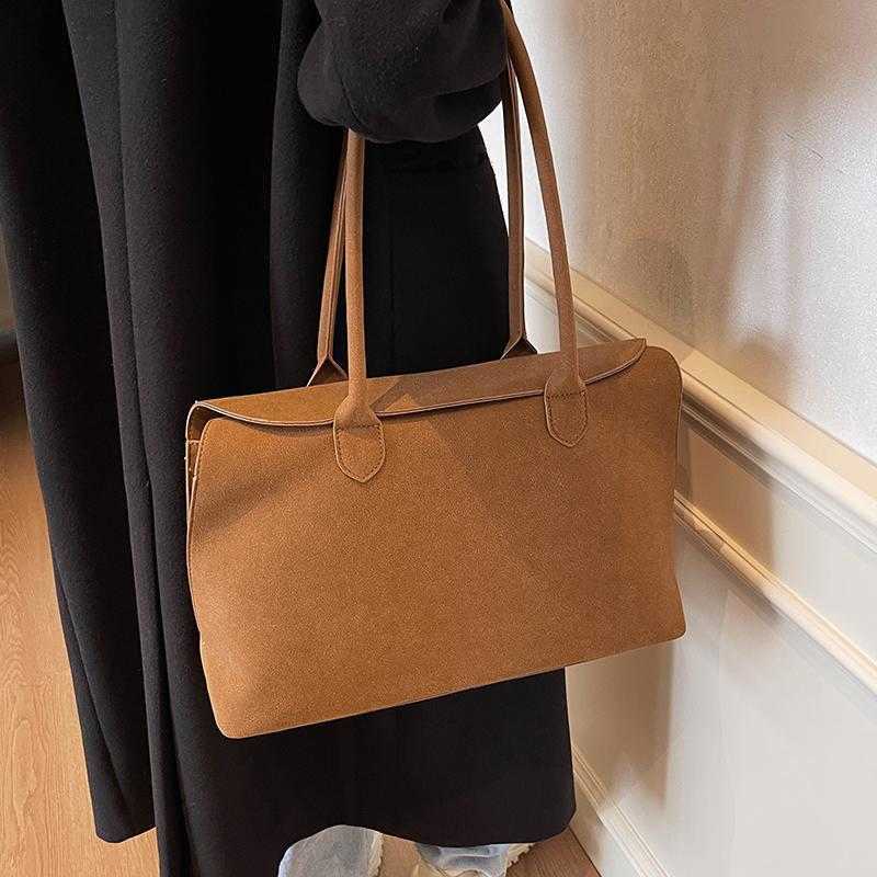 CMM Autumn and Winter Suede Large Capacity Bag for Women New Commuter Versatile Shoulder Bag Handheld Tote Bag