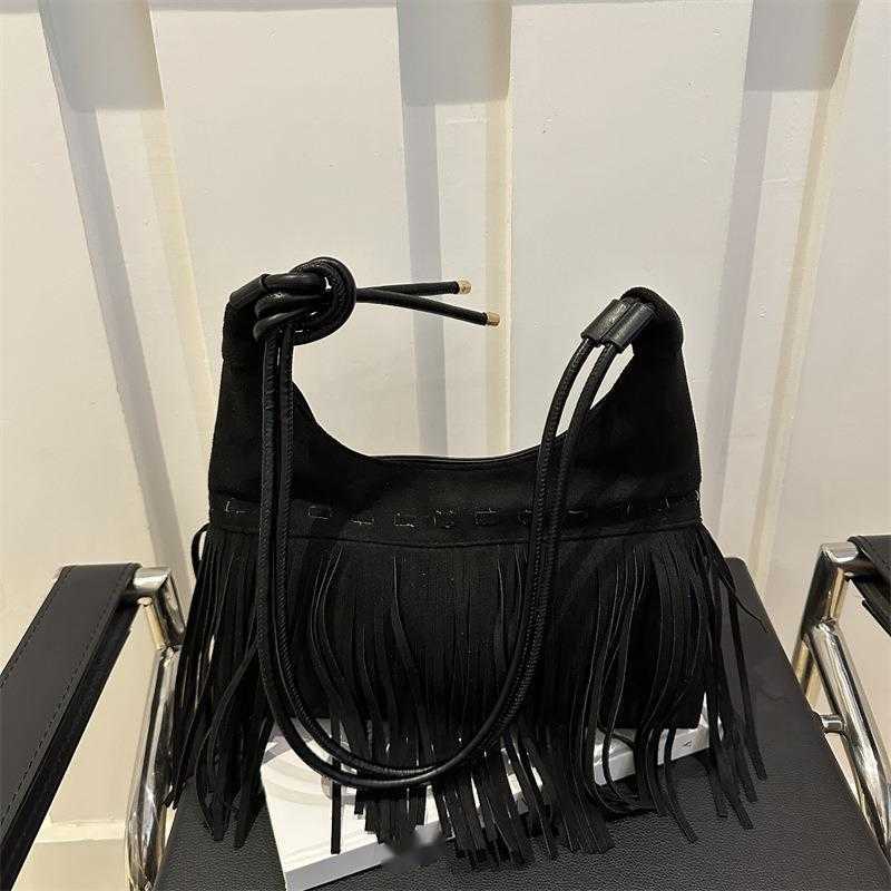 CMM Autumn Winter New Suede Tassel Trendy Shoulder Bag Fashion Texture Crossbody Bag Simple Womens Bag