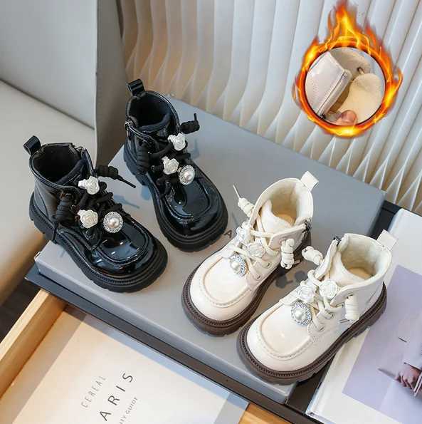 Boots Girls fashion boots 2024 beige floral flat bottom girls baby cotton shoes autumn black anti slip short childrens baby boots H241018