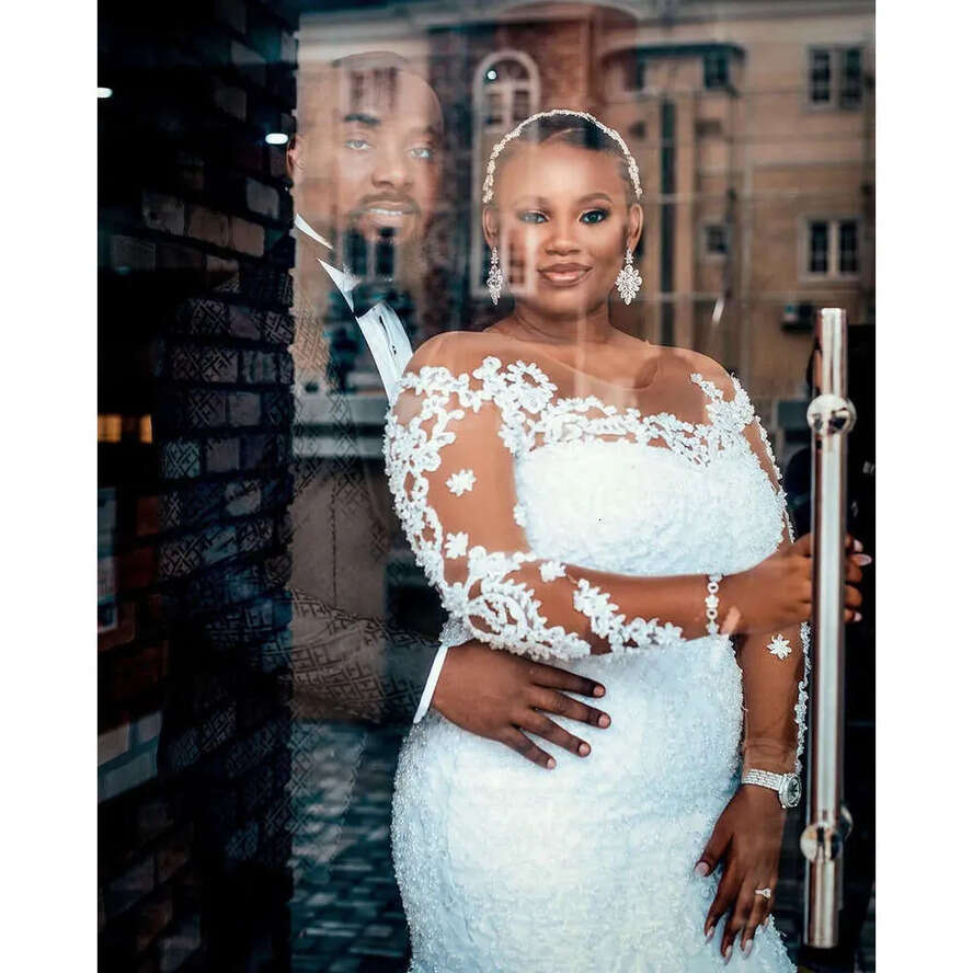 Plus Ebi Size Arabic Aso Urious Lace Beaded Sheer Neck Long Sleeves Bridal Dresses Sexy Vintage Wedding Gowns Zj