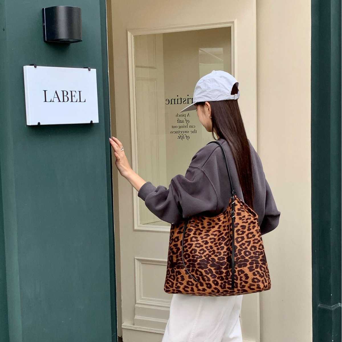 leopard print horse armpit bag, high-end and versatile shoulder bag for spicy girls 241015