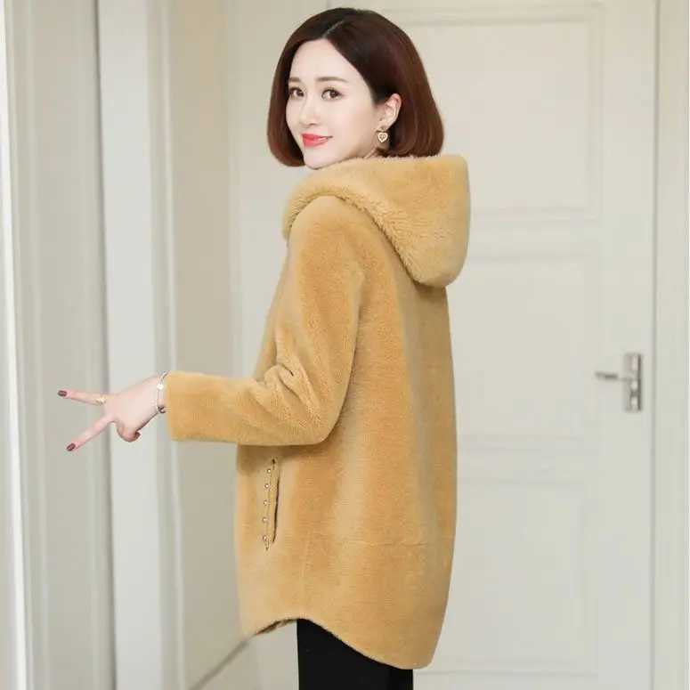 New 2023 Women Winter Fake Lamb Coat Faux Fur Parkas Medium Long Hooded Outwear Plus Size Thick Overcoat Lamb Wool JacketX241018