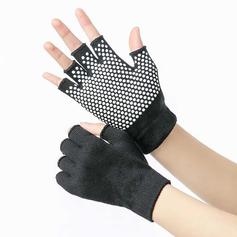 1 pair of indoor dance fitness yoga gloves new womens Pilates half finger gloves warm and non slip open finger glovesW241018