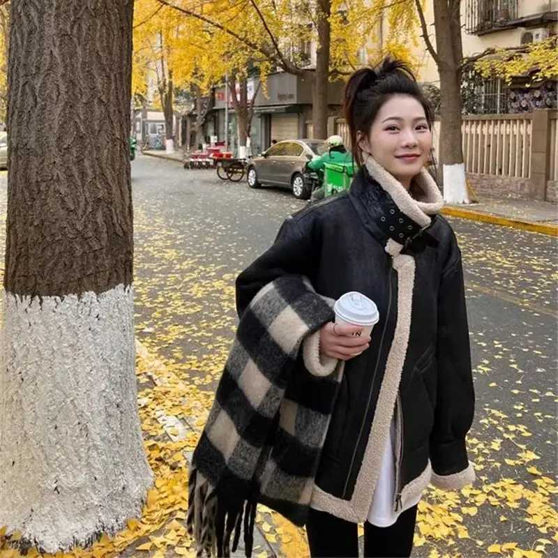 Leather and Lamb Wool Jacket for Women 2024 New Winter Suede Motorcycle Jacket Cotton Jacket for Both men and Women Commuting WFX241018