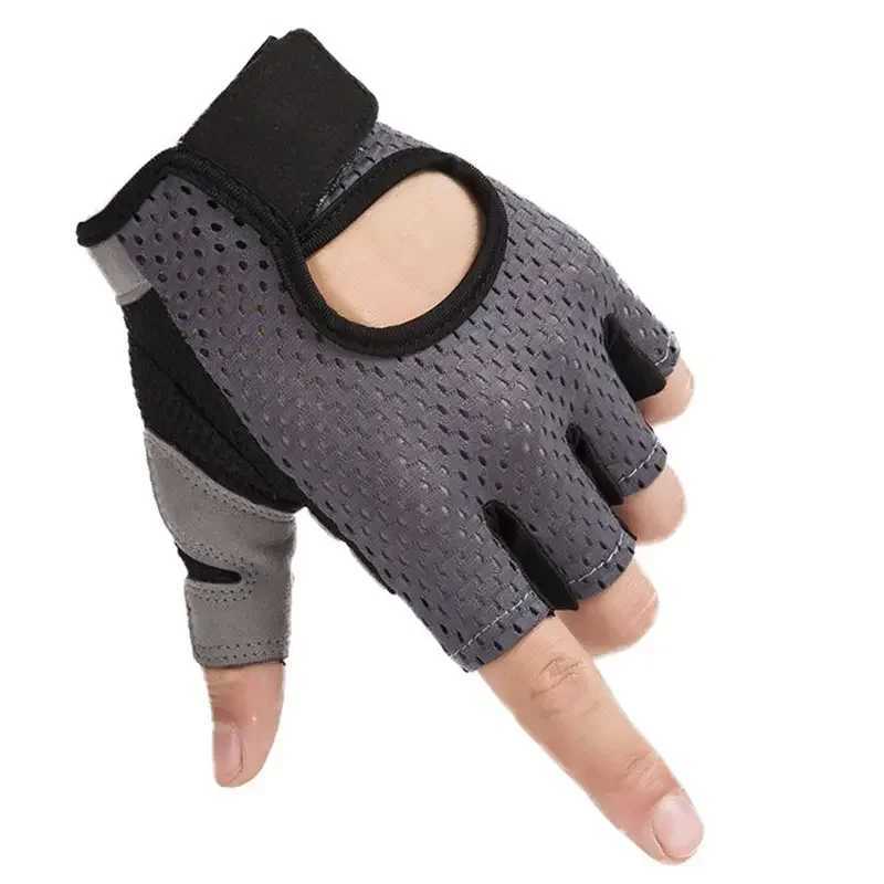 A pair of nylon half finger non slip gloves hollow breathable half finger gloves used for cycling fitness yogaW241018
