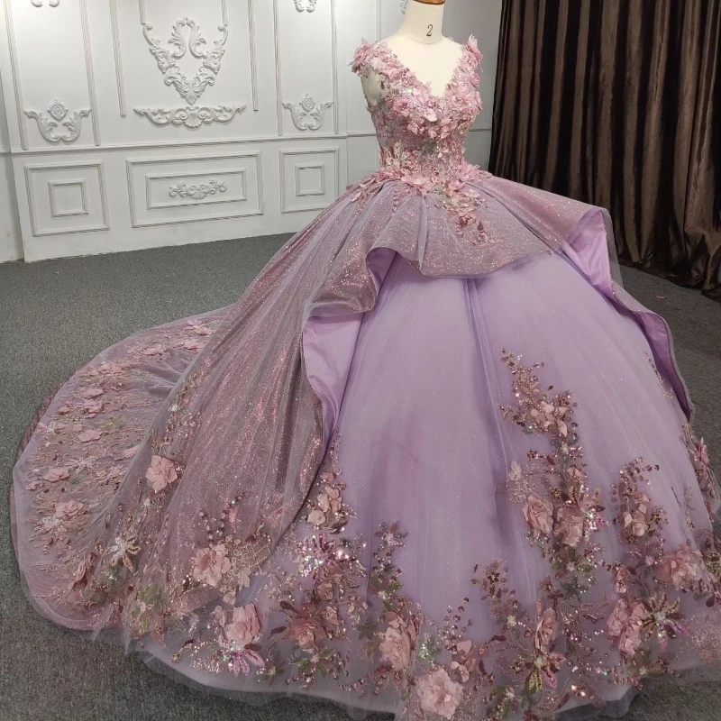 Lavender Shiny V-Neck Quinceanera Dresses Crystal Beaded Embroidered Appliques 3D wer Party Birthday vestidos de 15 anos Sweet 16 Dress