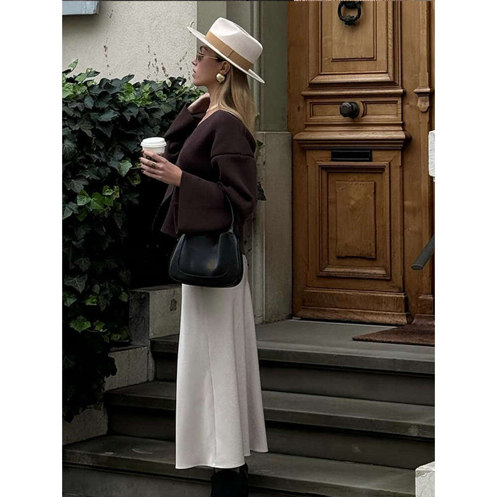 Women's Classic Solid Color Button Fashion Knitted Cardigan New Women Long Sleeves V Neck Elegant Cardigans Autumn Chic Knitwear