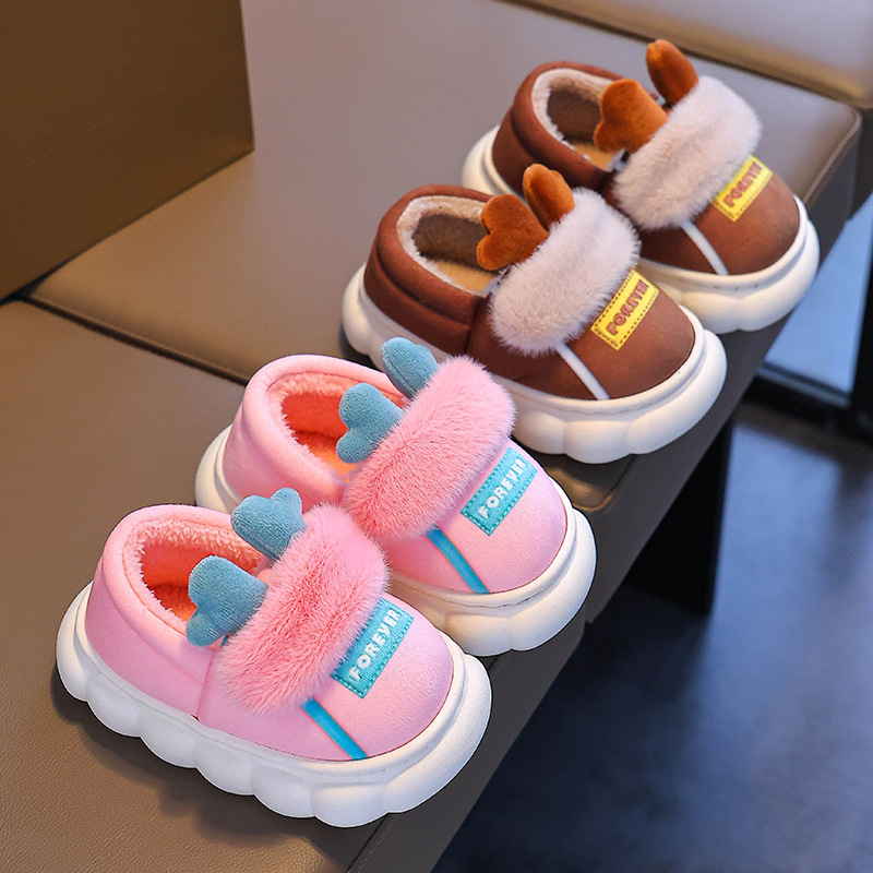 Children's cotton slippers for boys 2024 new autumn and winter home warm and cute boys' medium to large children's fur slippers