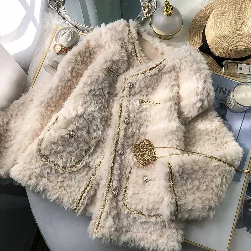 French Retro Fragrant Lamb Wool Coat Short Thickened Womens Round Neck Autumn Winter 2022 JacketX241018