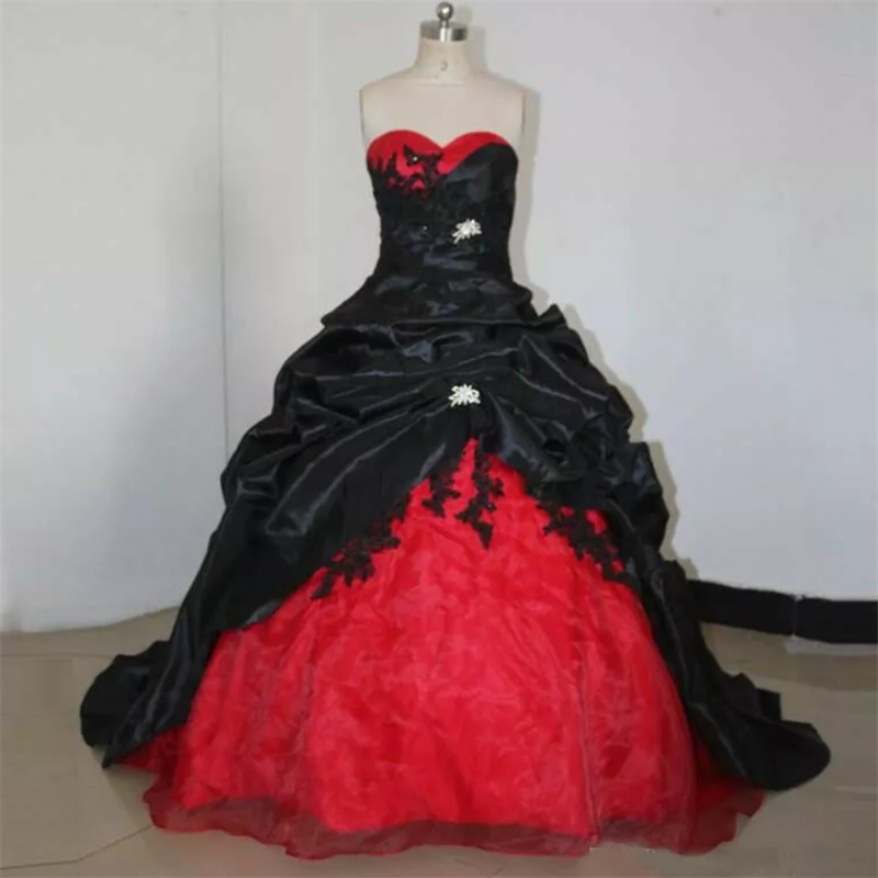 Gothic White And Black Wedding Dresses Elegant Appliques Lace Ball Gown Two Tone Red And Black Church Bridal Dress 1950s Pleat Midevil Country Robe De