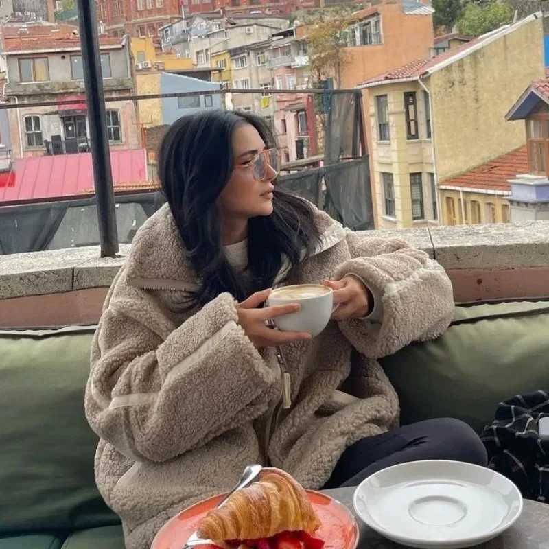 Lamb Cake Wool Jackets Women Autumn Winter Fleece Sweatshirt Windbreaker Oversized Warm Coat Zipper Outdoor Streetwear OuterwearX241018