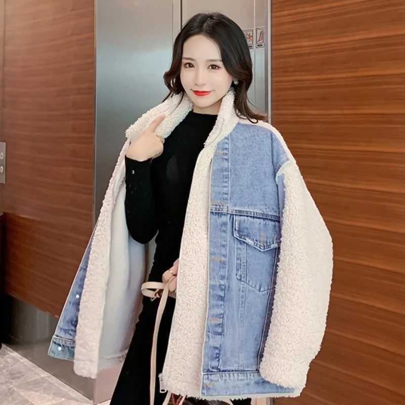 Outerwear Winter Stand Collar Patchwork Faux Lamb Wool Denim Coat High Street Women Thicken Boyfriend Style Loose Casual JacketX241018