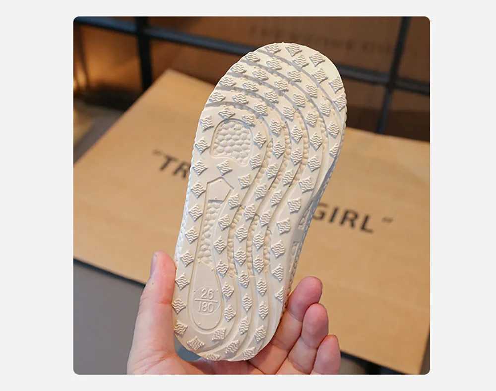 Boots Winter Plush Childrens Boots 2024 Trend Fashion Tnnager Girls Snow Boots Cute Cartoon Anti slip Boys Artificial Fur Boots H241018