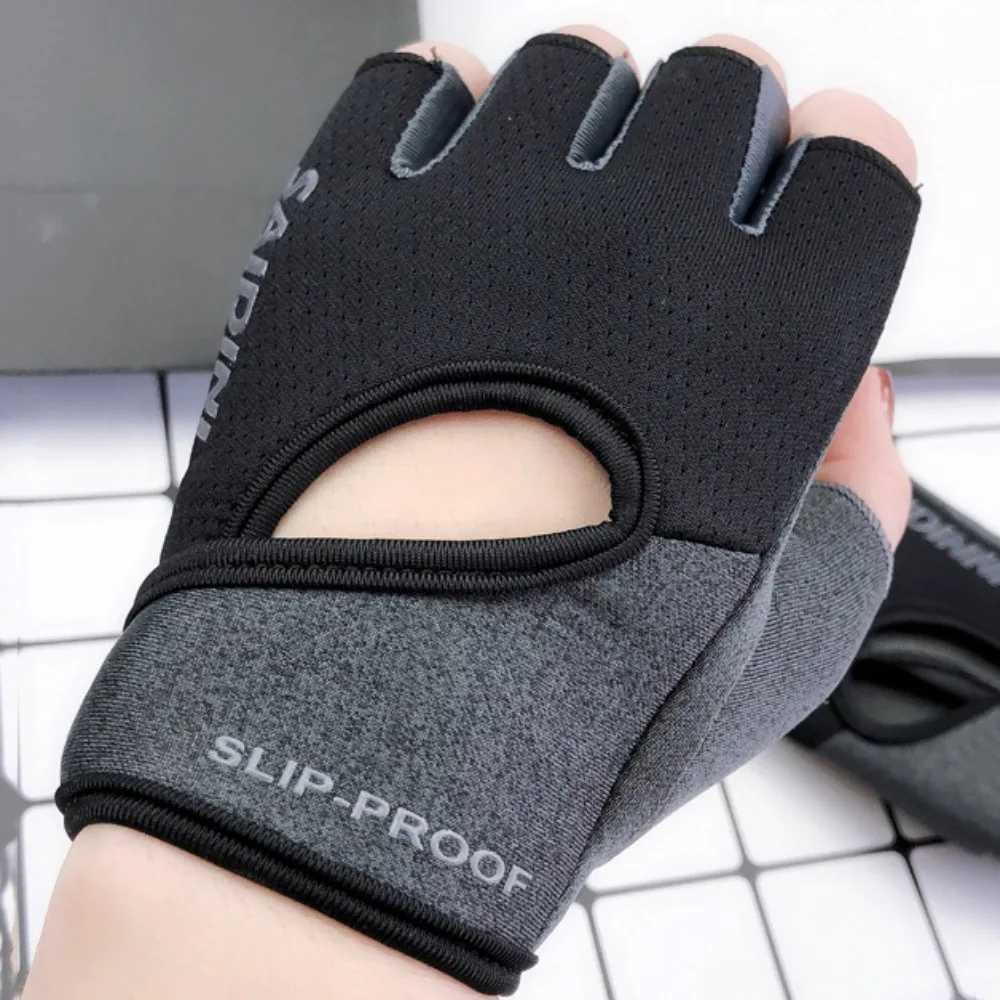 1. Fitn sports gloves with both hands high elasticity anti slip dumbbell breathable glovesW241018