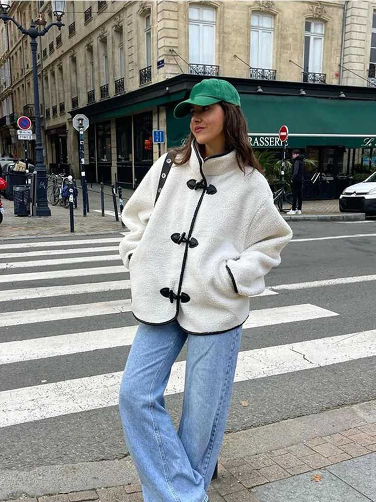 2024 New Fashion Bull Horn Buckle Lamb Wool Coat Women Chic Stand Collar Long Sleeve Warm Jacket Fall Winter Lady Loose OutwearX241018