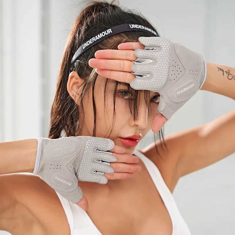 Sports gloves Non slip half finger fitness gloves Bicycle silicone shockproof womens glovesW241018