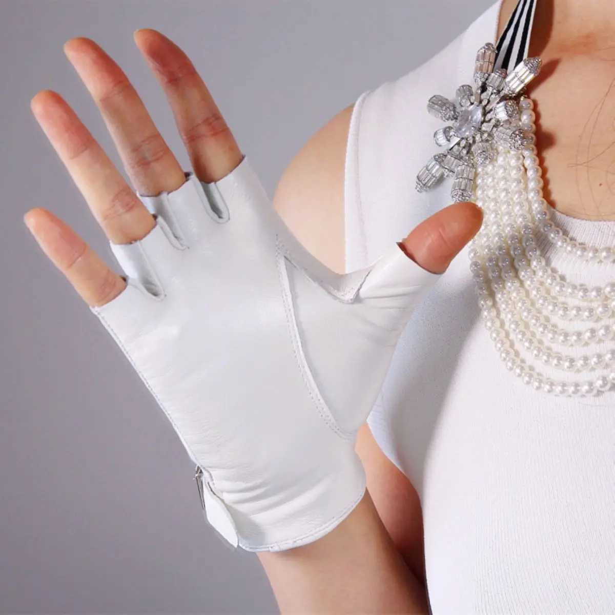 Womens white gloves finger leather sheepskin half finger Buck short sleeved outdoor driving bicycle glovesW241018
