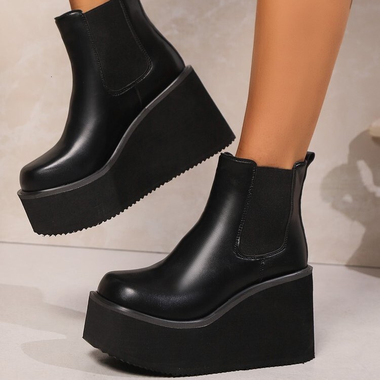 2024 Autumn/Winter New Sponge Cake Thick Bottom Slope Heel Large Fashion Short Boots for Women Round Head Fashion Martin Boots