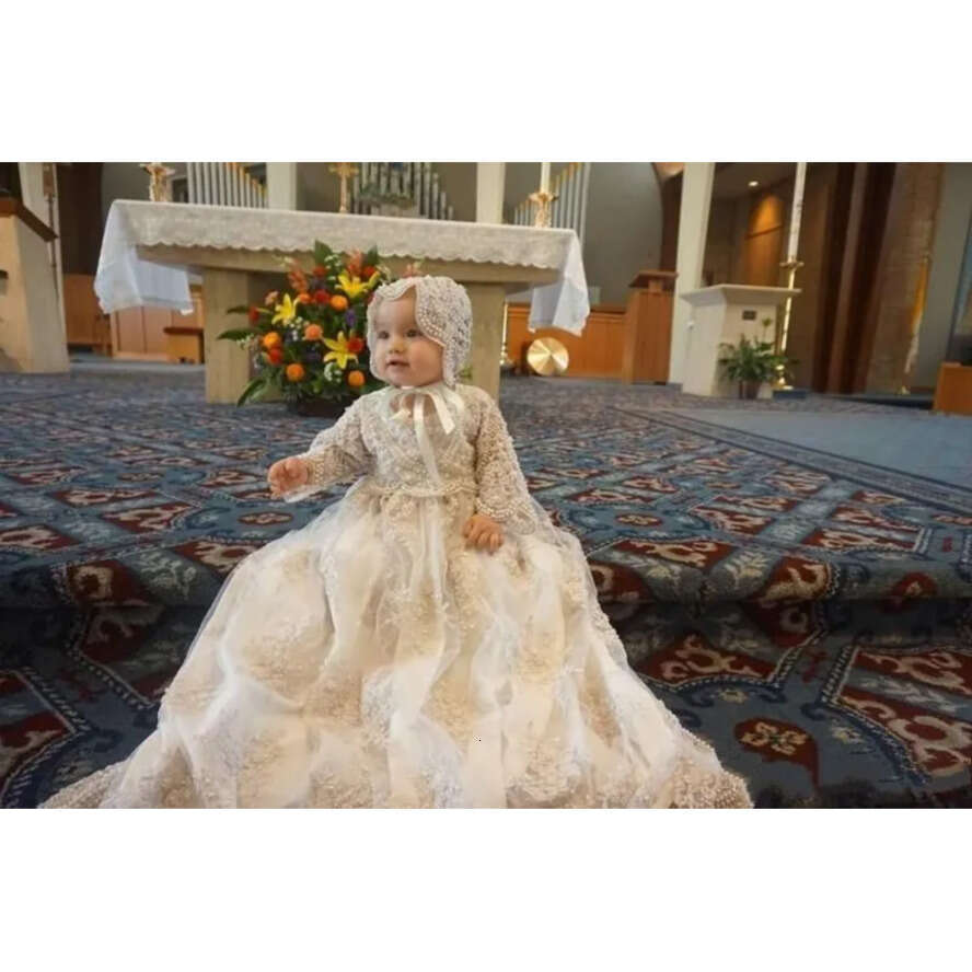 Lace 2019 Christening New Gowns For Baby Girls Crystal 3D Ral Appliqued Baptism Dresses With Bonnet First Communion Dress Bc1789
