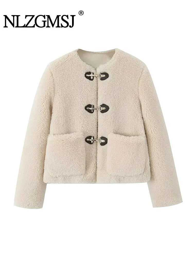 TRAF 2023 Winter Faux Fur Integrated Lamb Plush Jacket For Women O-neck Cashmere Coat Elegant Gentle Casual Lady Thicken OutwearX241018