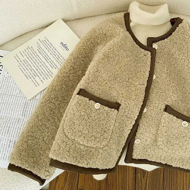 Fur One-Piece Jacket Women 2024 Autumn Winter Contrasting Color Small Fragrant Style Lamb Wool Short Single-Breasted TopX241018