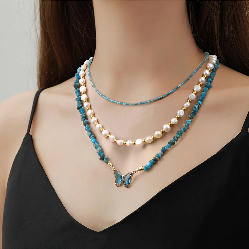 Wholesale irregular stone chip bead necklace natural stone small bead necklace fashionable butterfly pendant necklace jewelry set 241018