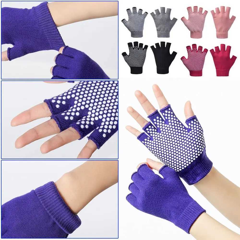 1 pair of indoor dance fitness yoga gloves new womens Pilates half finger gloves warm and non slip open finger glovesW241018