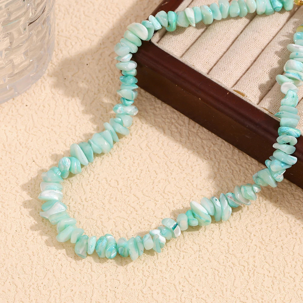 Minimalist Irregular Mint Green Natural Crushed Stone Necklace 241018