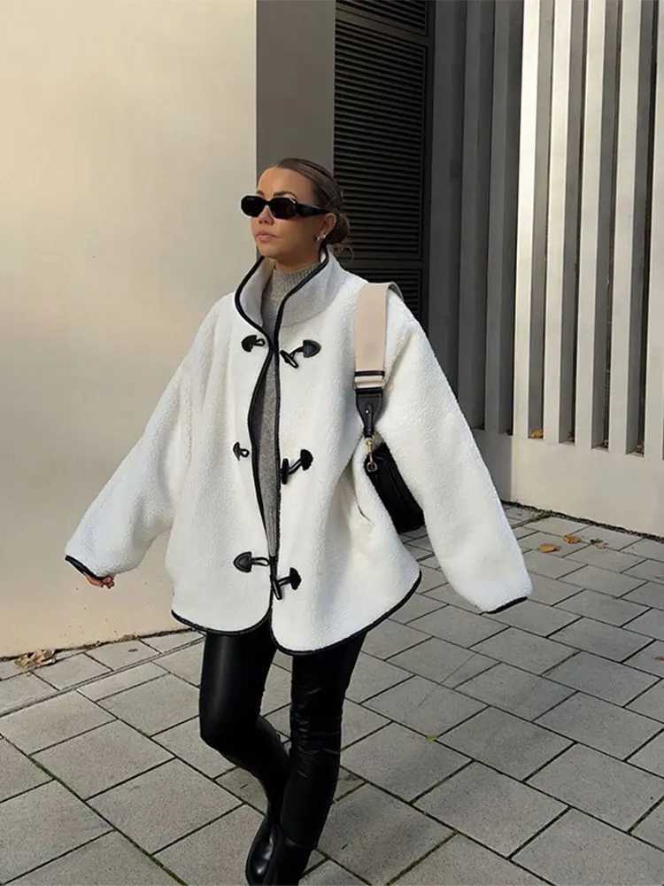 2024 New Fashion Bull Horn Buckle Lamb Wool Coat Women Chic Stand Collar Long Sleeve Warm Jacket Fall Winter Lady Loose OutwearX241018