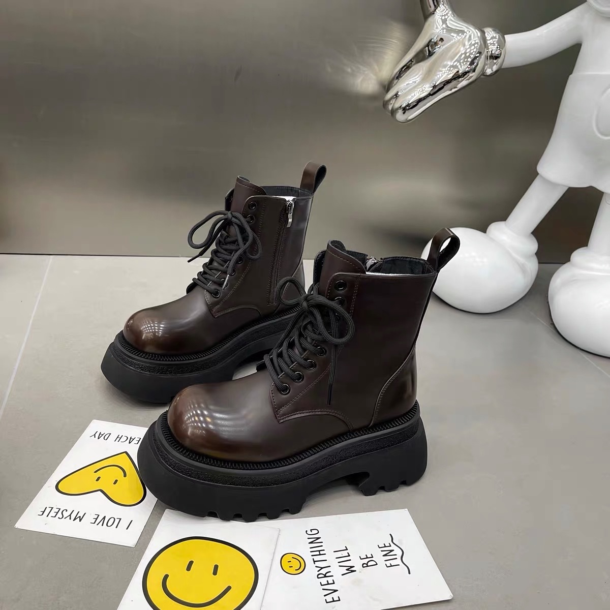 Thick soled Martin boots, height increasing boots for children, 2024 autumn new British style fashionable versatile sponge cake short boots