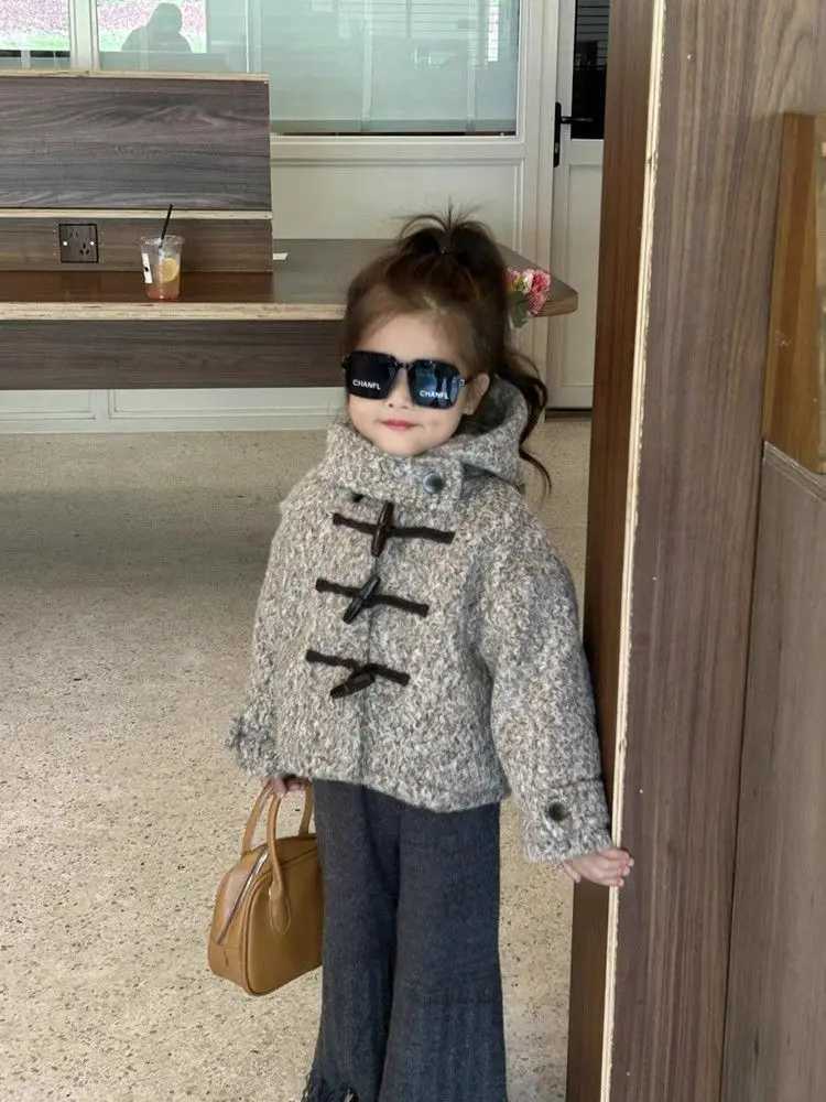 Korean childrens clothing winter new girl fashion loose hooded foreign style warm coarse woolen top trendy M241018