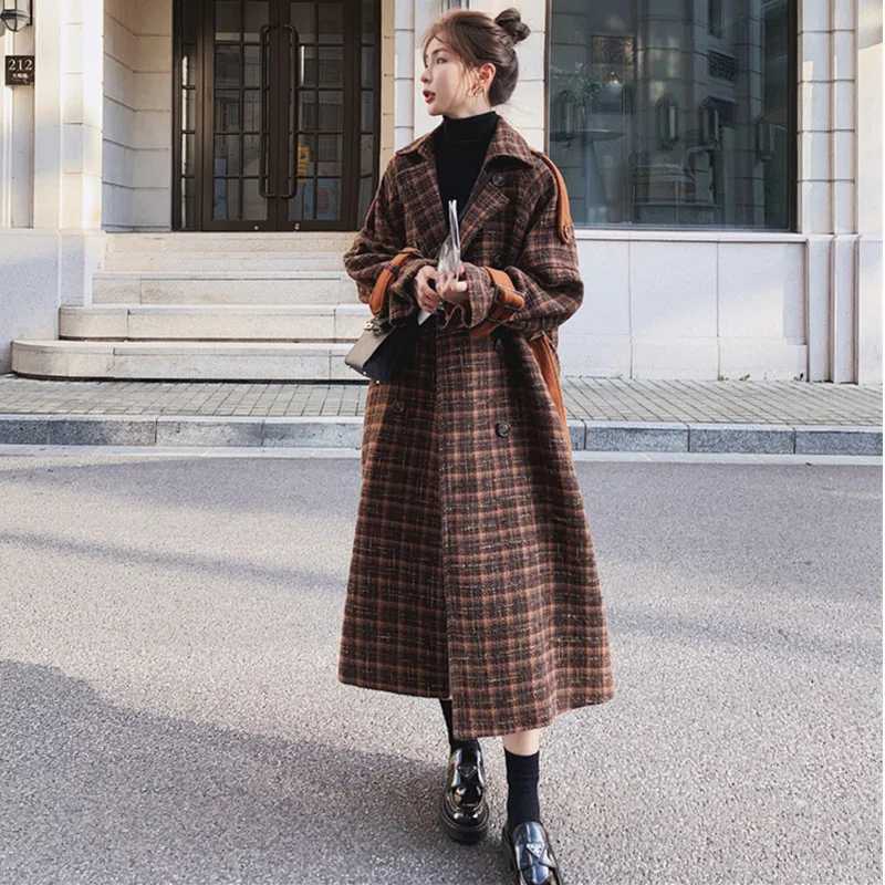 Retro Plaid Woolen Coat For women 2024 Winter New Fashion Korean Thicken Temperament Overcoat With belt Female Long Wool CoatsX241009