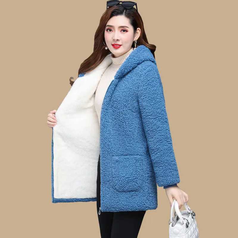 Middle-aged Elderly Womens Lamb Wool Coat 2022 New Winter Velvet Thicken Grain fleece Jacket Women Loose Hooded Female OuterweX241018