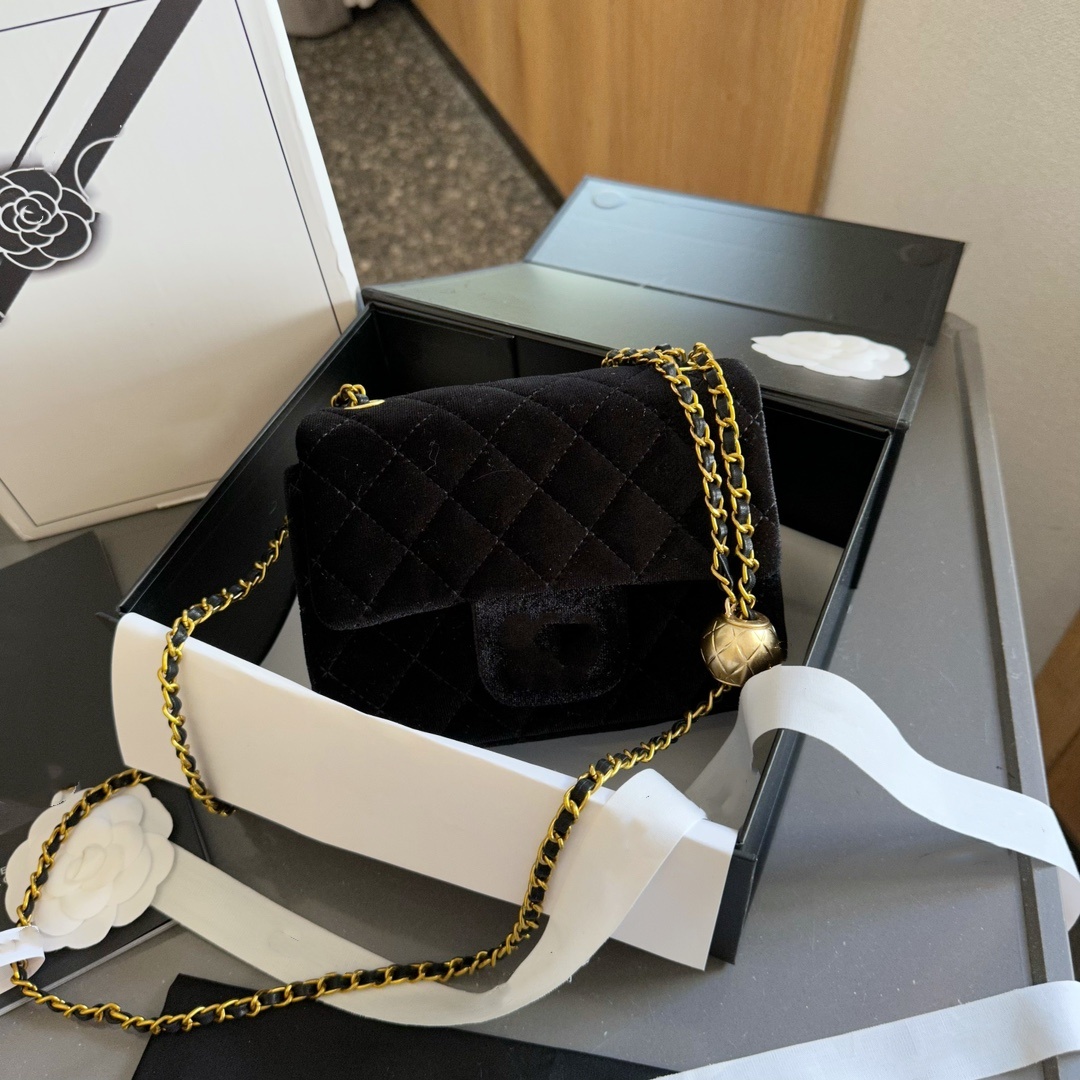 Luxurious Designer Bag Velour Velvet Crush Pearl Gold Ball Mini Shoulder Bags Classic Flap Square Metal Hardware Matelasse Chain Purse Crossbody bag