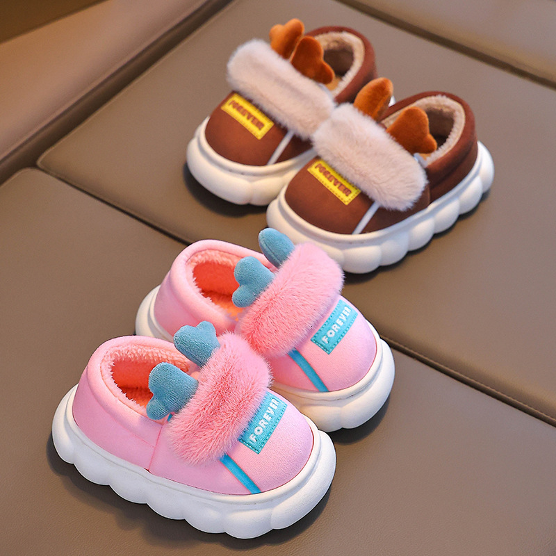 Children's cotton slippers for boys 2024 new autumn and winter home warm and cute boys' medium to large children's fur slippers