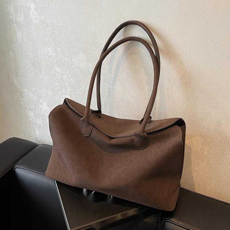 CMM Autumn and Winter Suede Large Capacity Bag for Women New Commuter Versatile Shoulder Bag Handheld Tote Bag