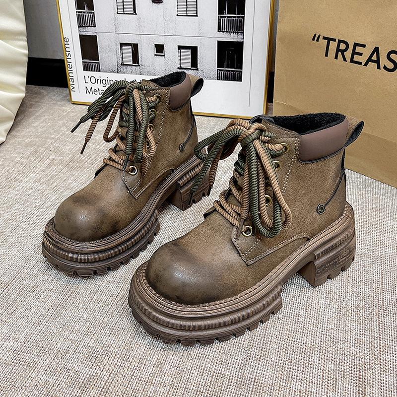 Martin boots for women in autumn and winter 2024, new fashionable vintage style, big toe thick soled lace up short boots, single boot