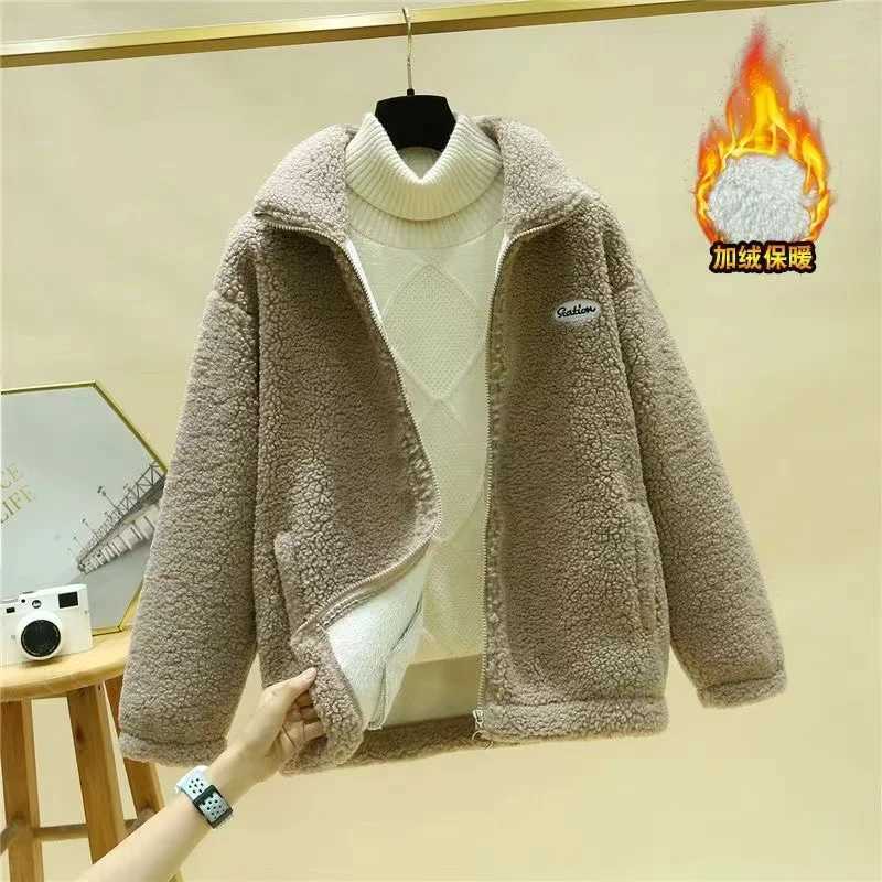Korean Large Size 4XL Lamb Wool Female Coat Winter Zipper Middle Aged Mother Granular Velvet Top Loose Thickening Ladies JacketX241018