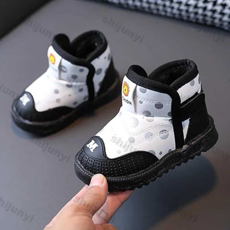 Boots Childrens fashionable snow boots childrens warm and thick robot girls cotton boots winter new anti slip casual baby soft soled childrens shoes H