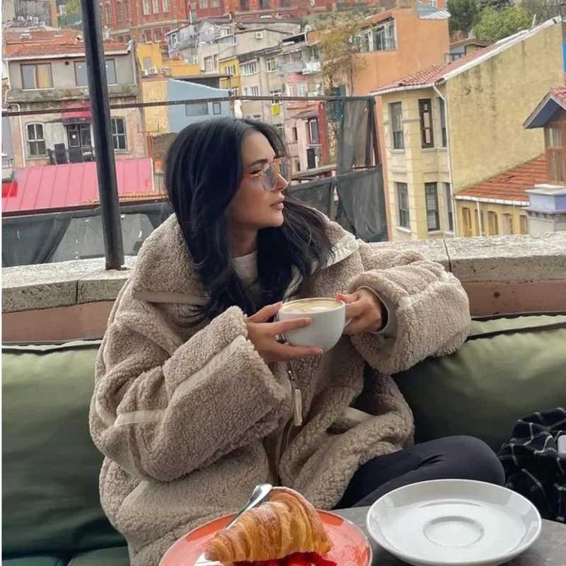 Faux Fur Lamb Wool Jacket Women Winter Fashion Loose Stand Collar Zipper Pocket Long Sleeve Warm Coat Streetwear Lady OuterwearX241018