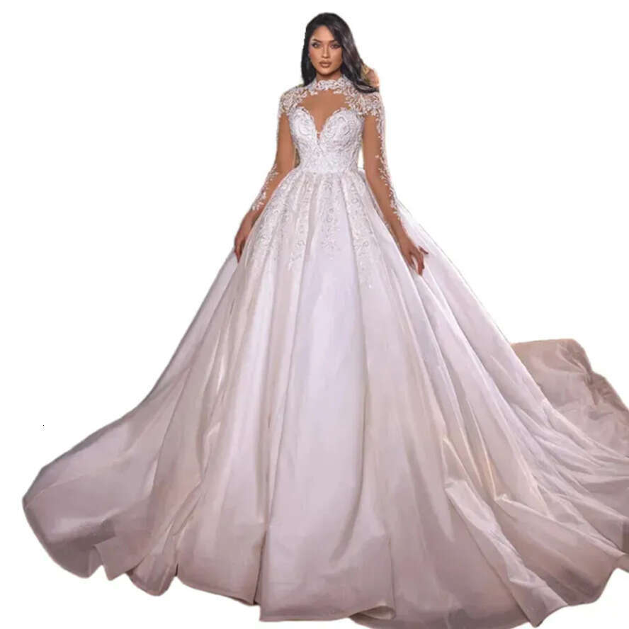 Vintage A E Strapless White And Red Dresses Chapel Train Satin Wedding Dress With Embroidery Beading Plus Size Bridal Gowns nd mbroidery