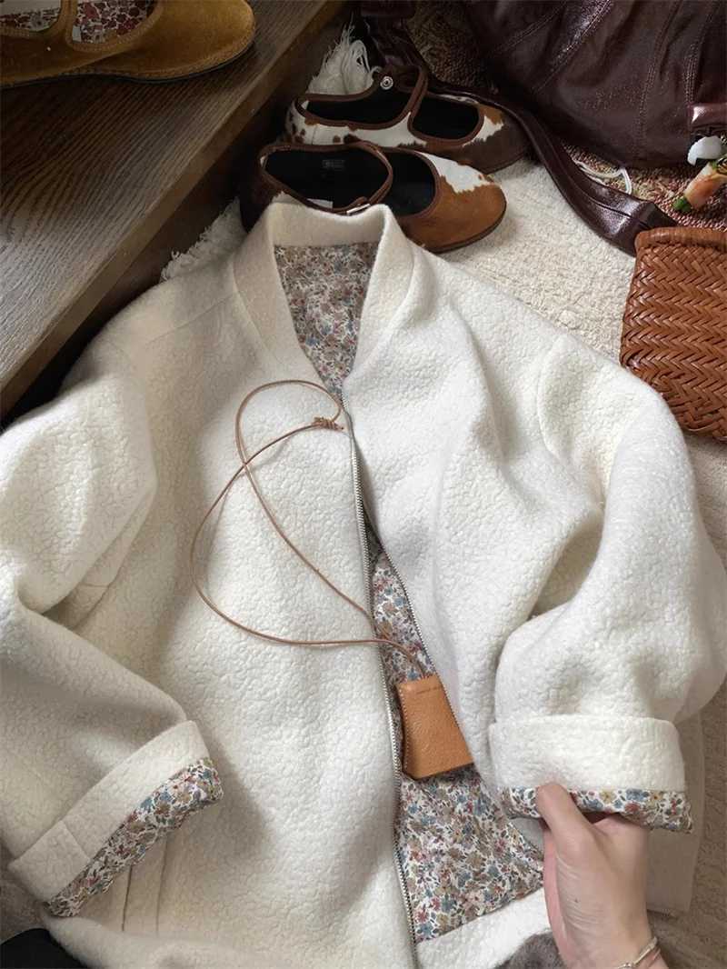 White Lamb Wool Jacket Liner Floral Print Stand Collar Zipper Pockets Short Coat Chic Design Korean Style All Match FashionX241018