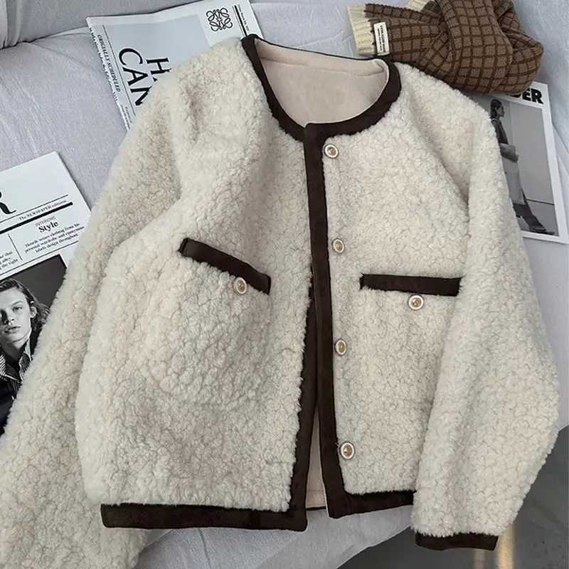 Fur One-Piece Jacket Women 2024 Autumn Winter Contrasting Color Small Fragrant Style Lamb Wool Short Single-Breasted TopX241018